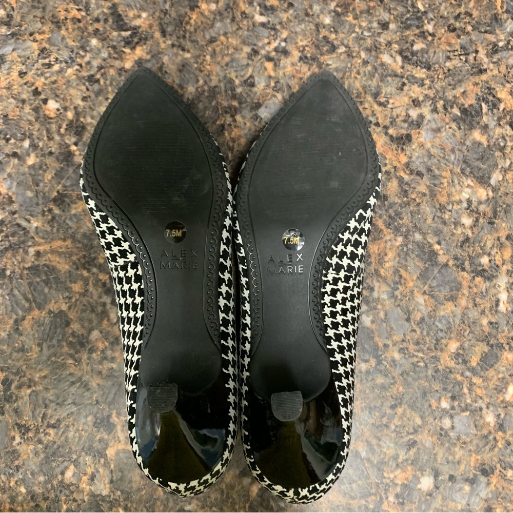 COPY - NIB Alex Marie Zooey Two Houndstooth Pumps Heels 7.5M - Picture 4 of 4